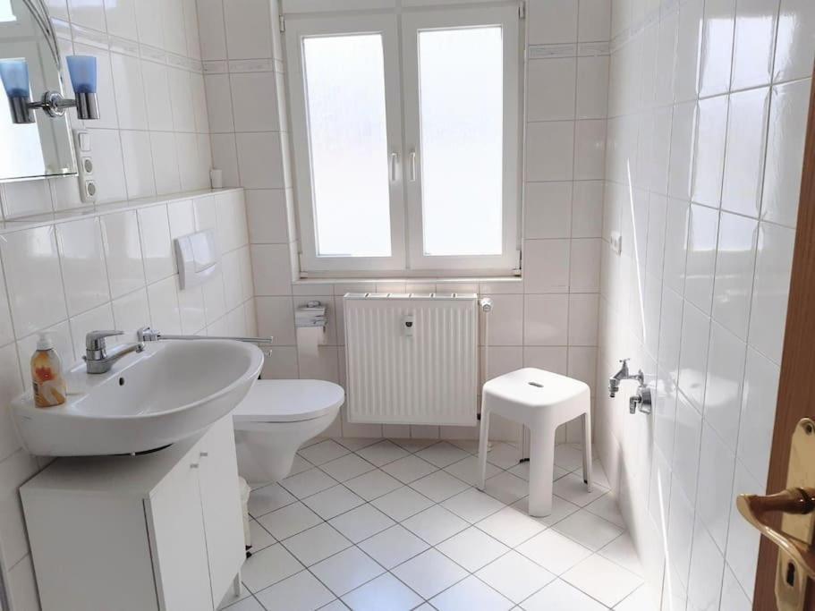 Helle, Offene Whg Im Zentrum Vom Ostseebad Goehren Gohren Bagian luar foto